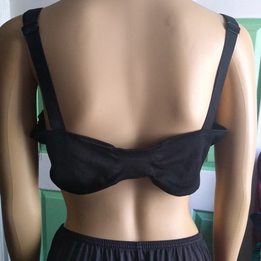 Bras - Picture 2 of 10